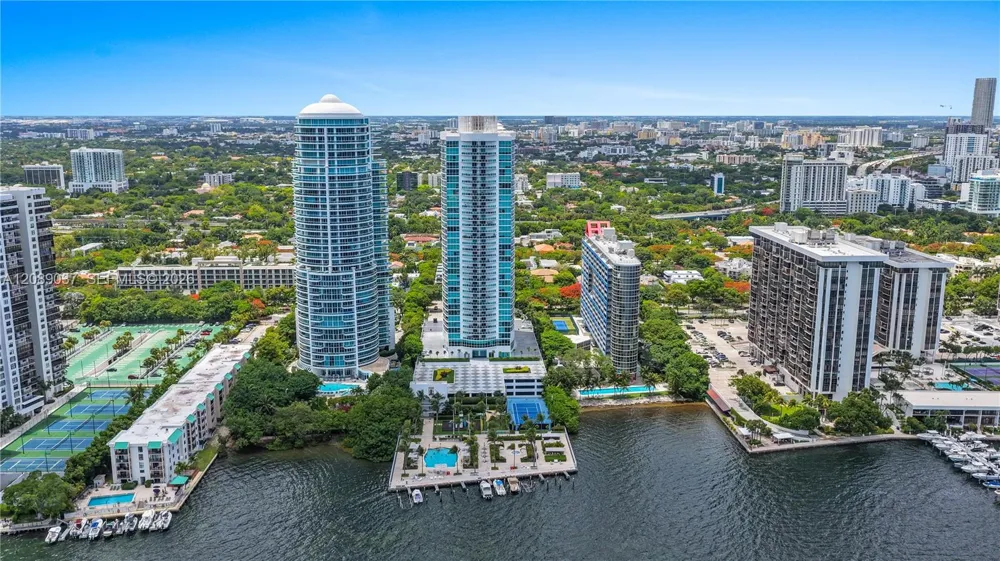2101 Brickell Ave #3005 Miami, FL 33129