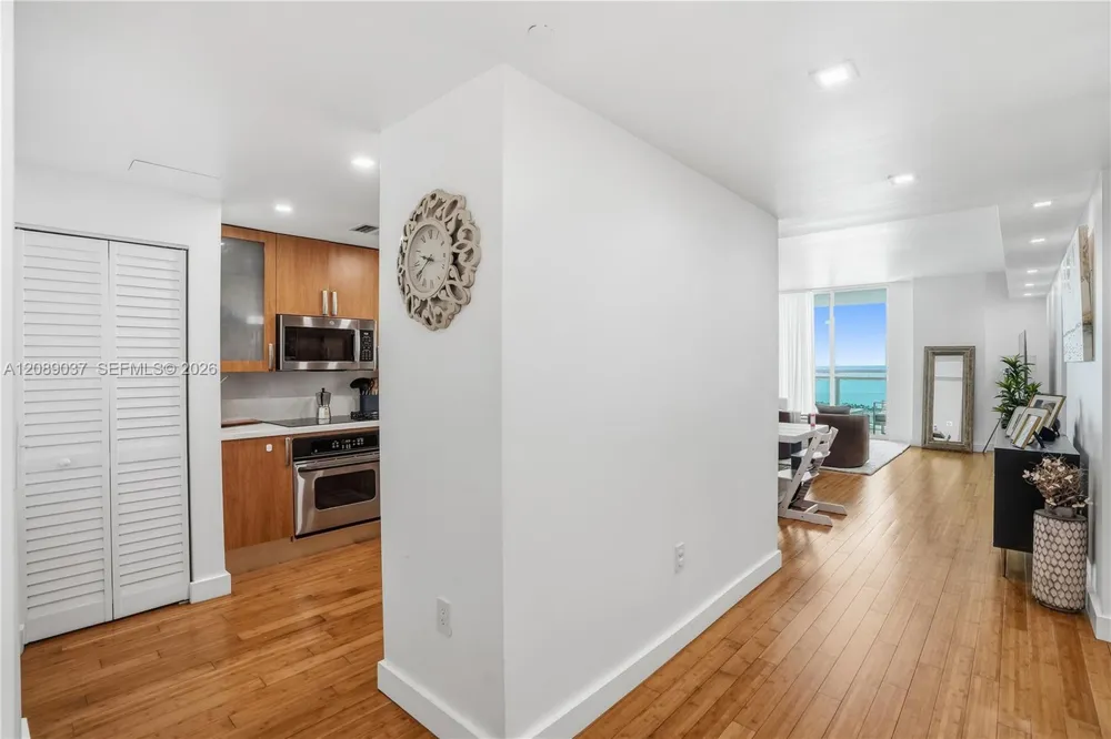 2101 Brickell Ave #3005 Miami, FL 33129