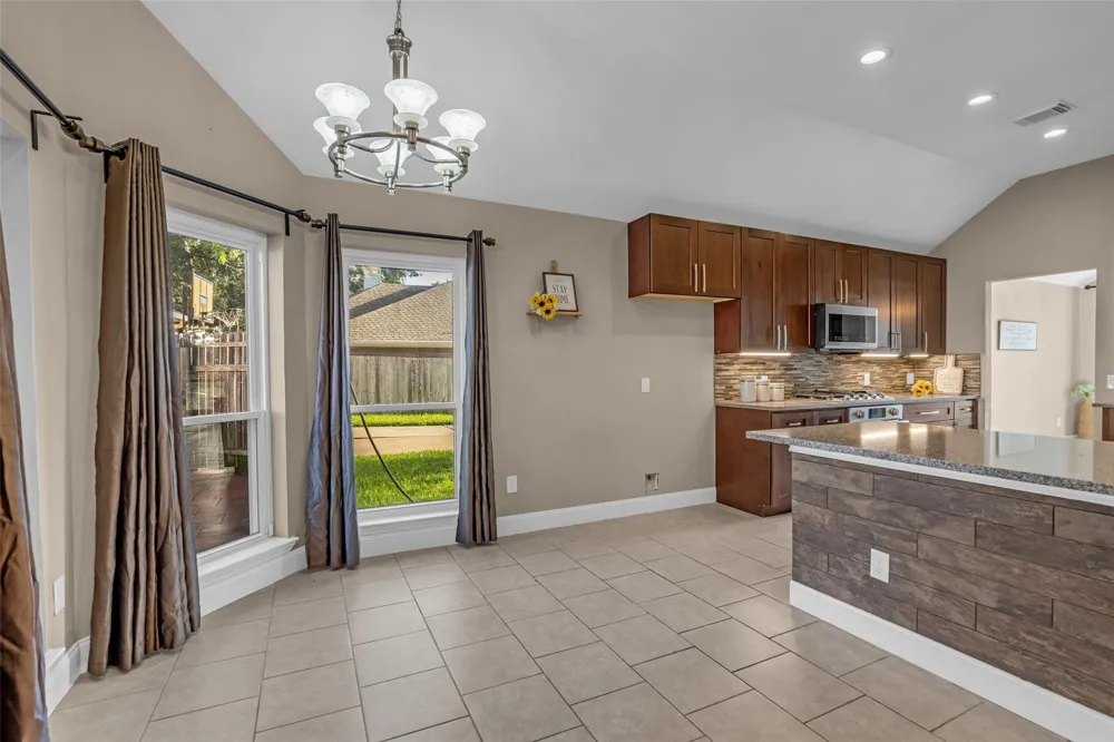 11506 Faulkey Gully Circle Houston, TX 77070