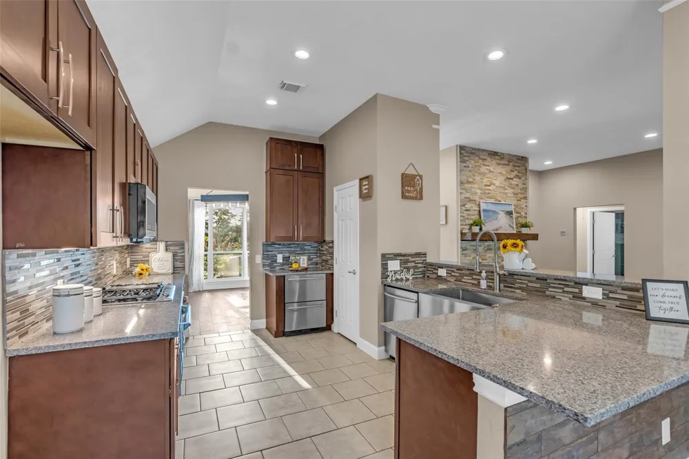 11506 Faulkey Gully Circle Houston, TX 77070