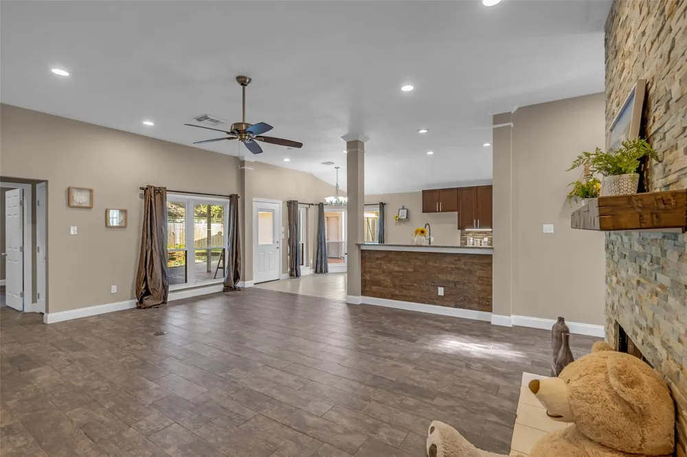 11506 Faulkey Gully Circle Houston, TX 77070