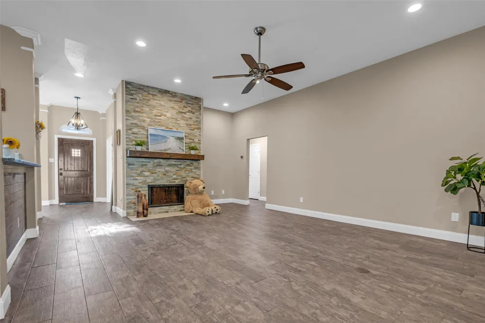 11506 Faulkey Gully Circle Houston, TX 77070
