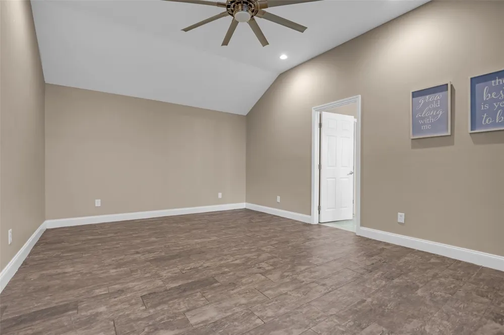 11506 Faulkey Gully Circle Houston, TX 77070