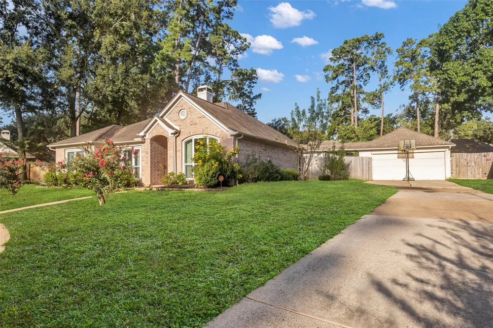 11506 Faulkey Gully Circle Houston, TX 77070
