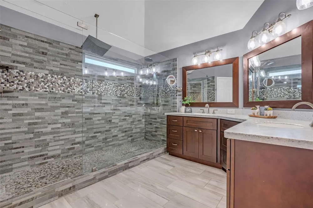 11506 Faulkey Gully Circle Houston, TX 77070