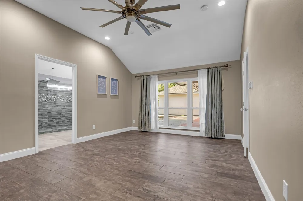 11506 Faulkey Gully Circle Houston, TX 77070