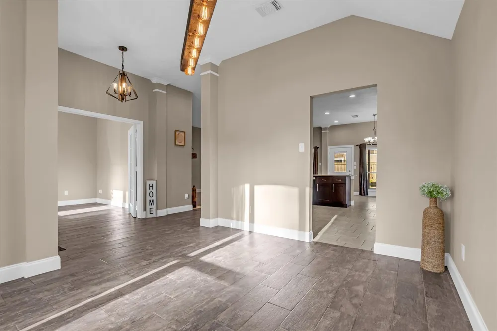 11506 Faulkey Gully Circle Houston, TX 77070