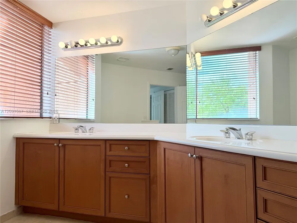 8390 SW 72nd Ave #109 Miami, FL 33143