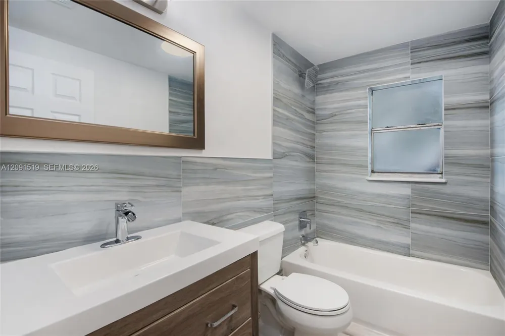 522 NW 47th Ter Miami, FL 33127