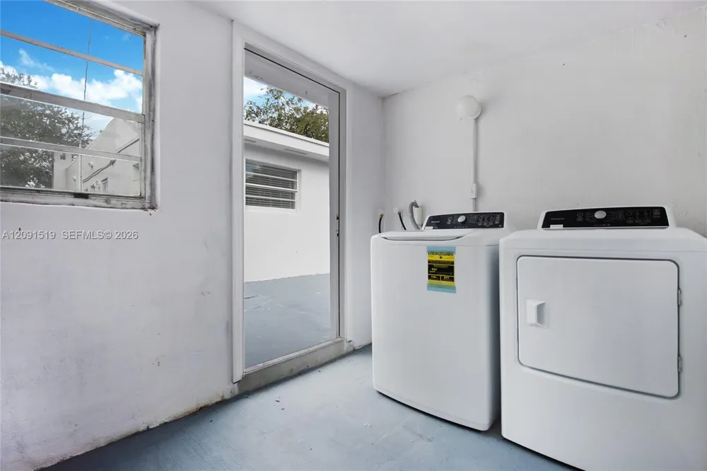 522 NW 47th Ter Miami, FL 33127