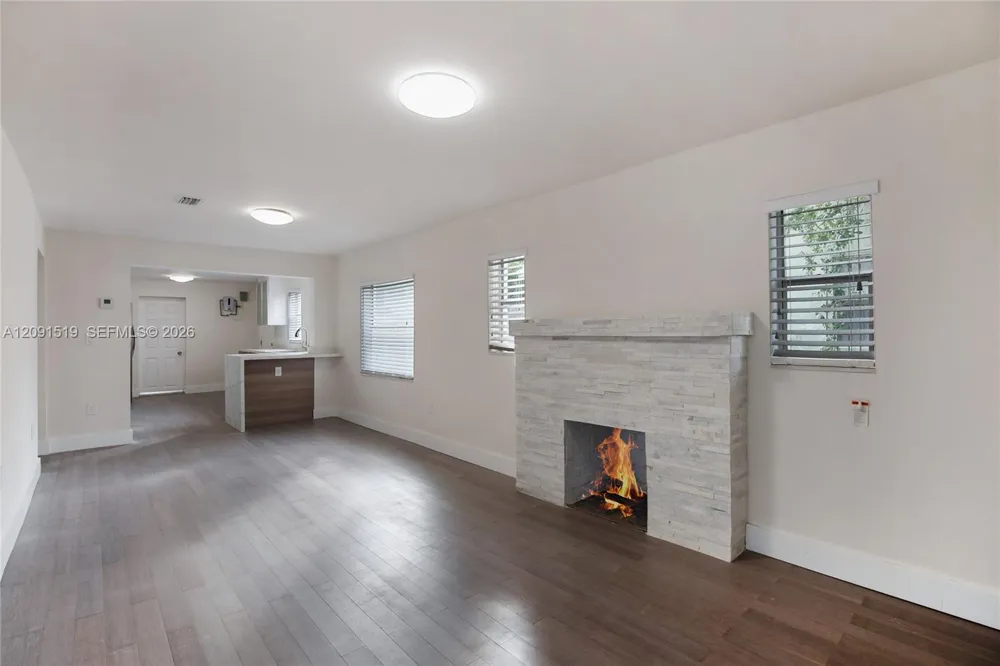 522 NW 47th Ter Miami, FL 33127