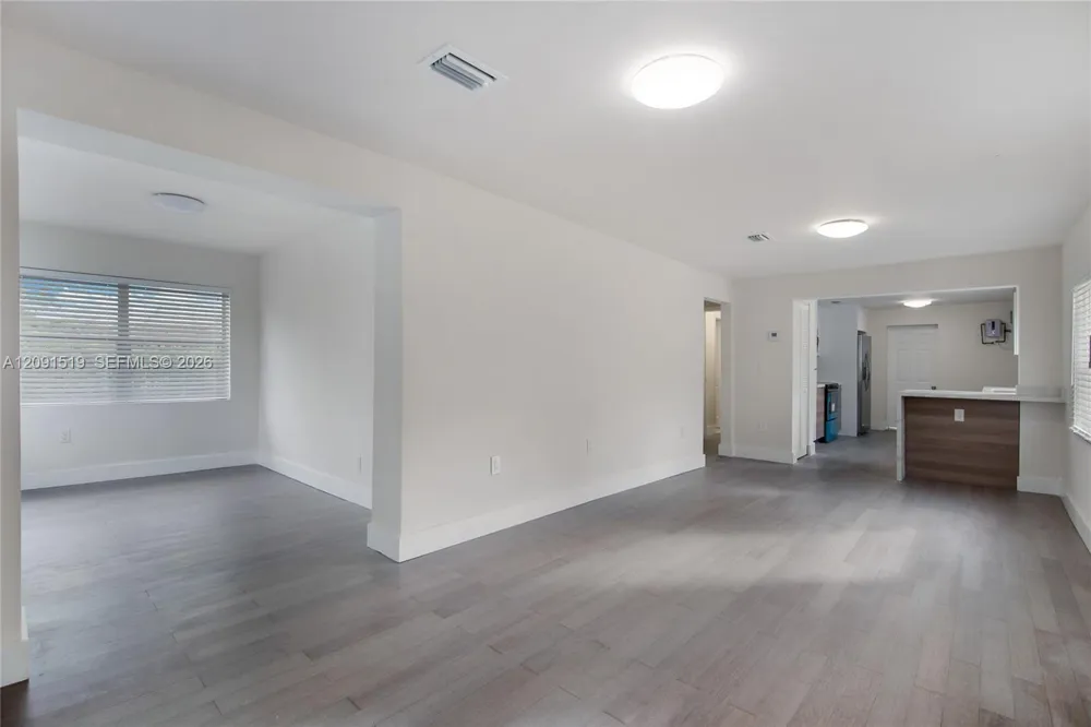 522 NW 47th Ter Miami, FL 33127