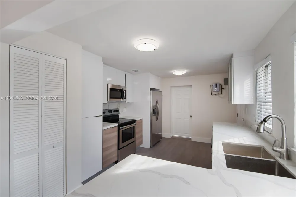 522 NW 47th Ter Miami, FL 33127