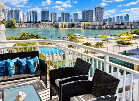 18051 Biscayne Blvd #503