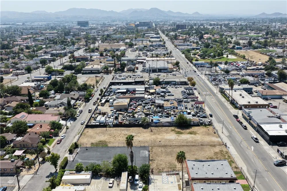 1075 E STREET San Bernardino, CA 92410