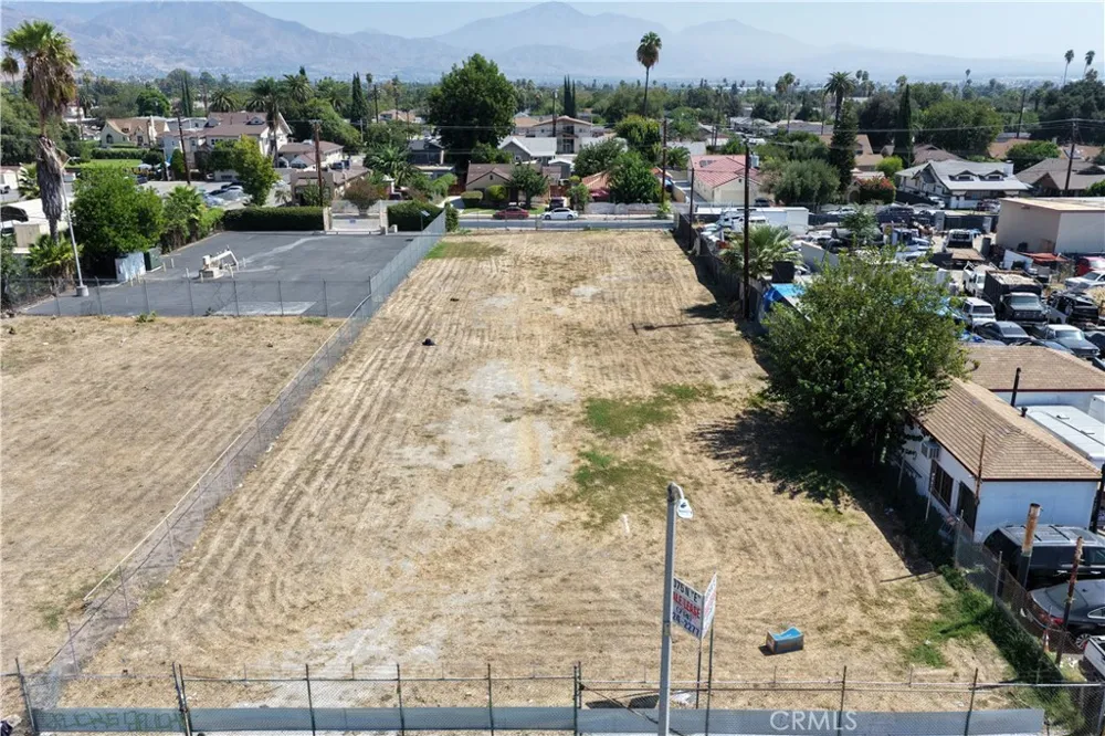 1075 E STREET San Bernardino, CA 92410