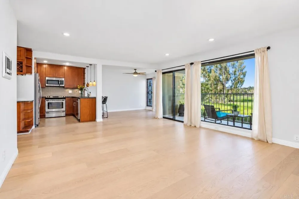 2348 La Costa Avenue #216 Carlsbad, CA 92009