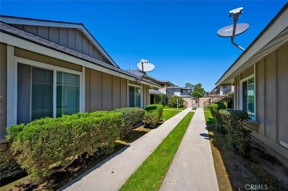 2613 W Aurora #2 Santa Ana, CA 92704