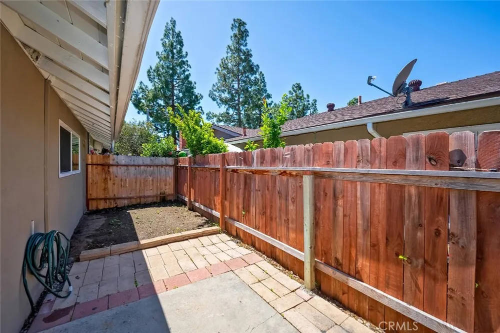2613 W Aurora #2 Santa Ana, CA 92704