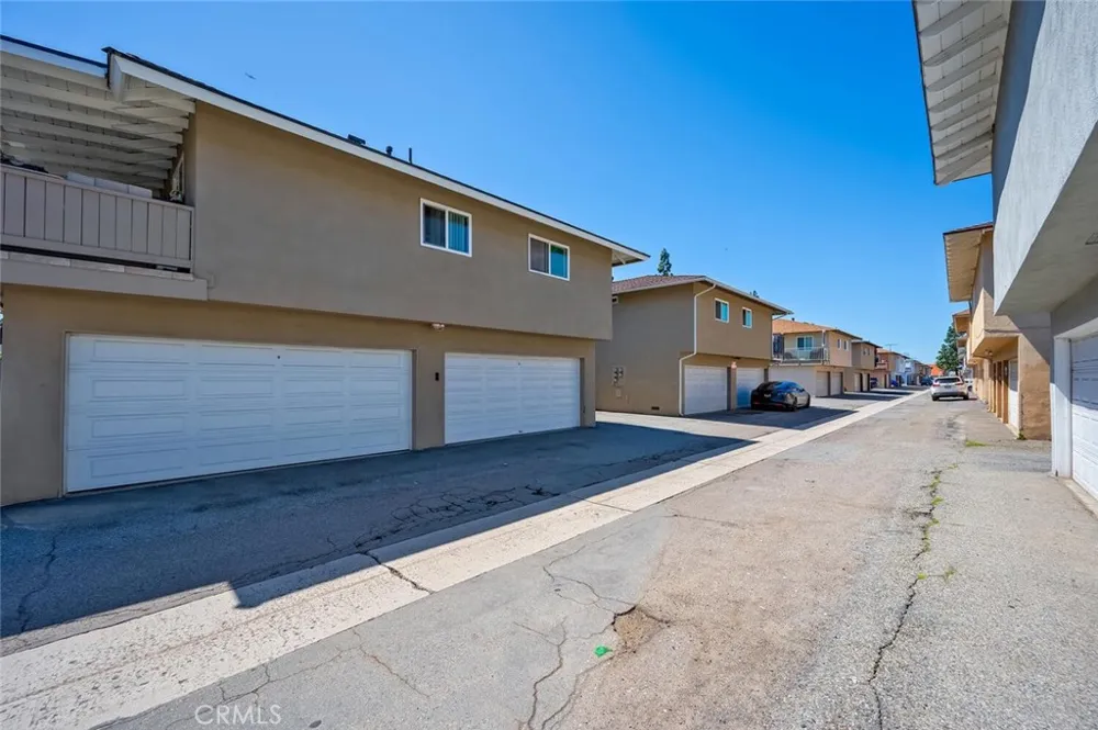 2613 W Aurora #2 Santa Ana, CA 92704