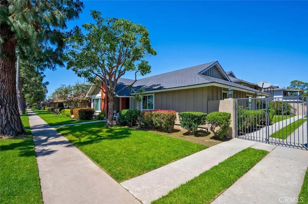 2613 W Aurora #2 Santa Ana, CA 92704