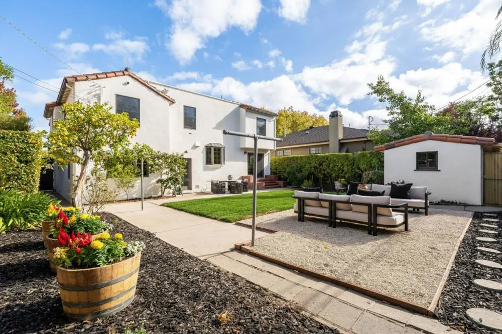 210 Avila Road San Mateo, CA 94402