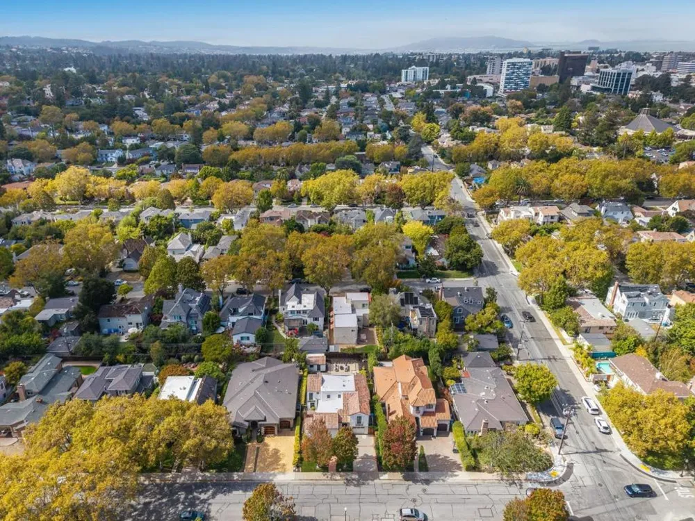 210 Avila Road San Mateo, CA 94402