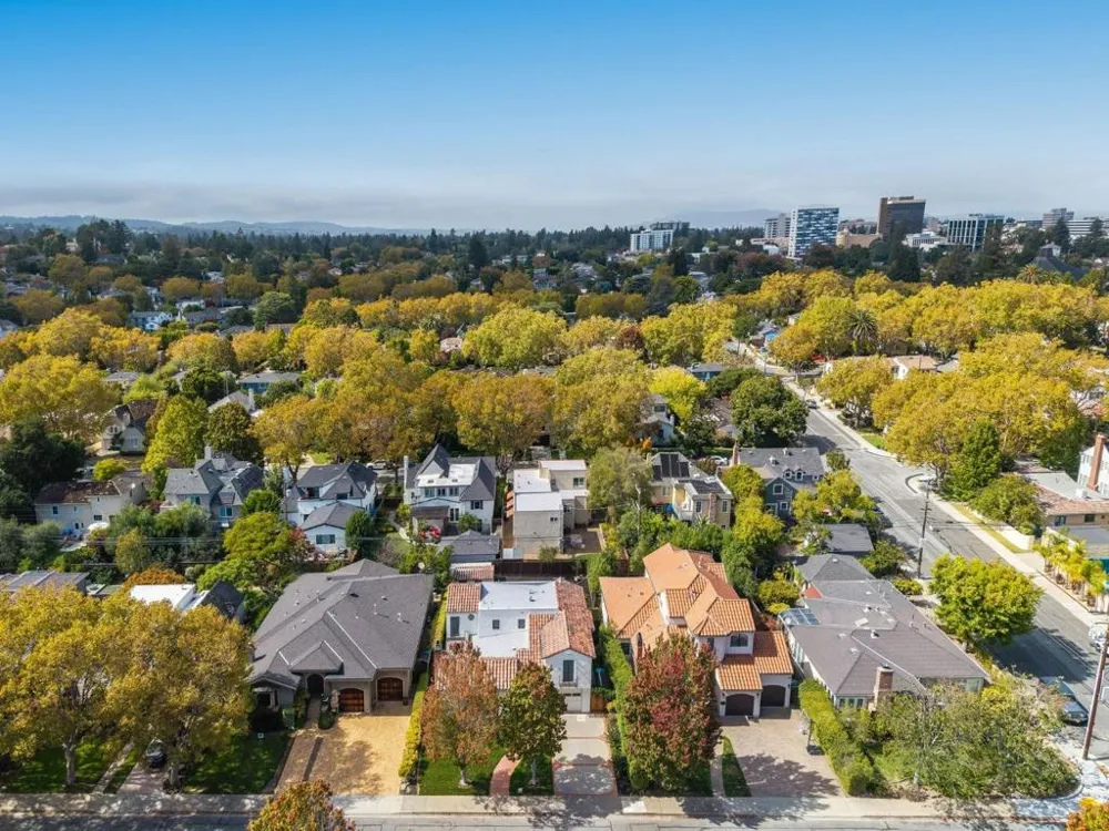 210 Avila Road San Mateo, CA 94402