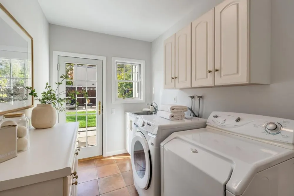 210 Avila Road San Mateo, CA 94402