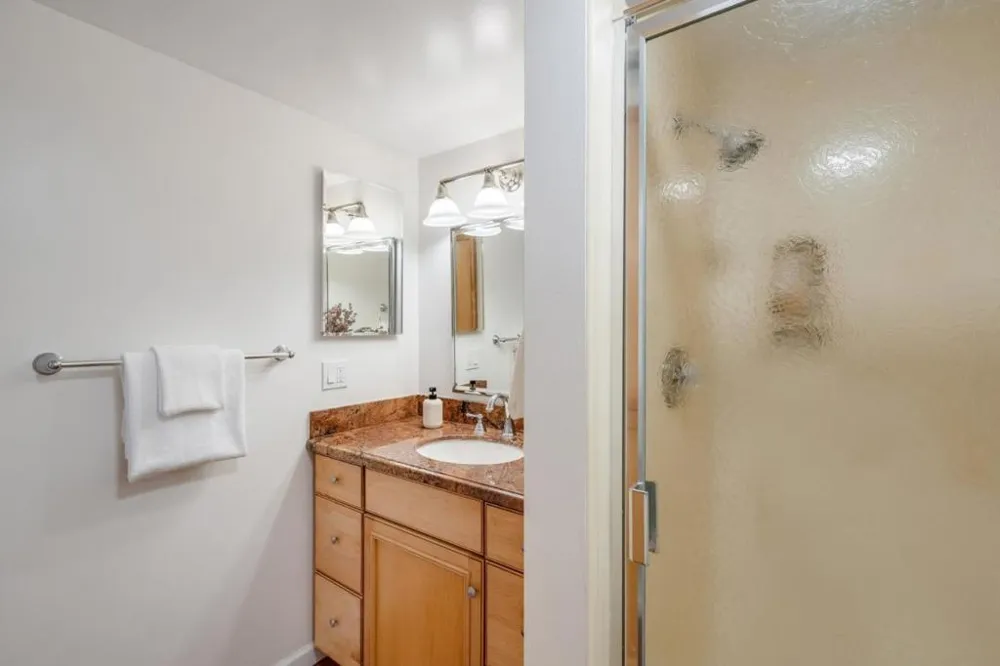 210 Avila Road San Mateo, CA 94402