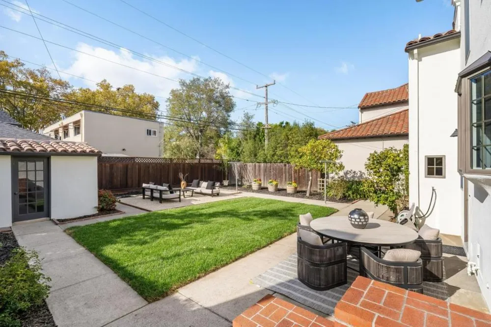210 Avila Road San Mateo, CA 94402