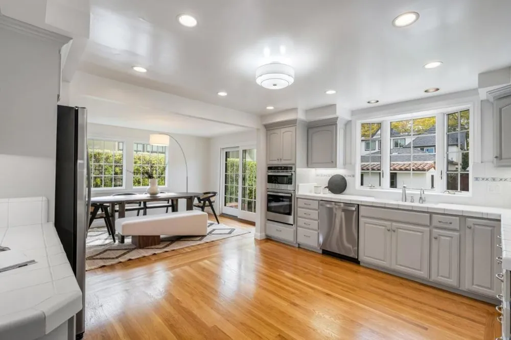 210 Avila Road San Mateo, CA 94402