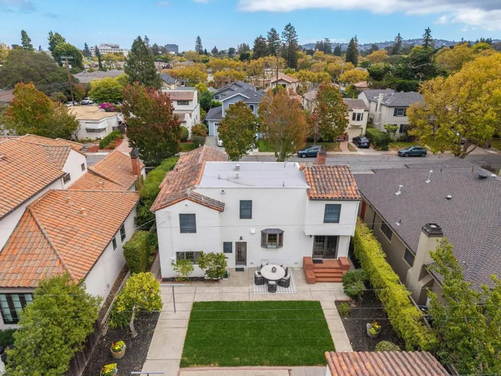 210 Avila Road San Mateo, CA 94402