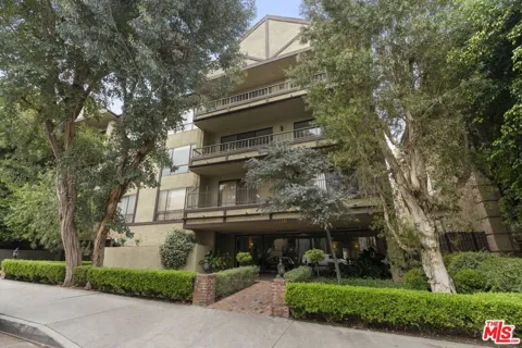1210 Kings Road #104