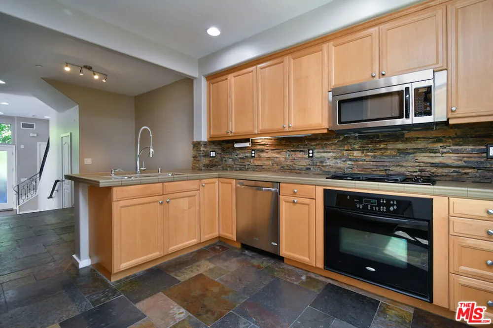 5412 W 149th Place #4 Hawthorne, CA 90250