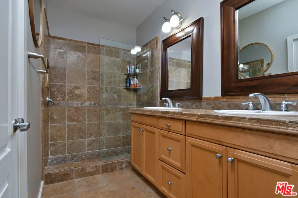 5412 W 149th Place #4 Hawthorne, CA 90250