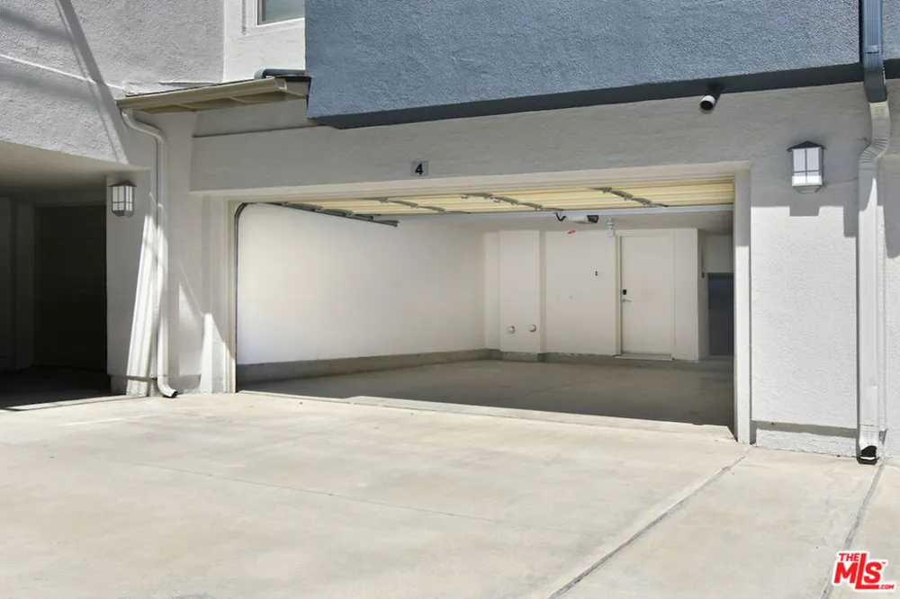 5412 W 149th Place #4 Hawthorne, CA 90250