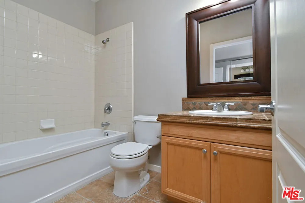 5412 W 149th Place #4 Hawthorne, CA 90250
