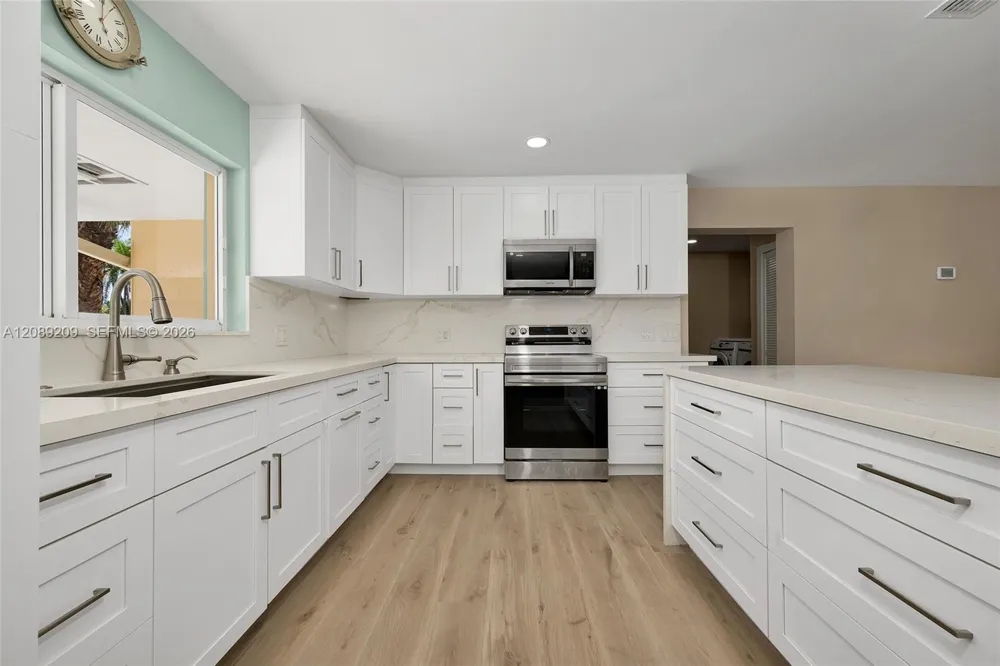 5885 Pine Tree Other City - In The State Of Florida, FL 33957