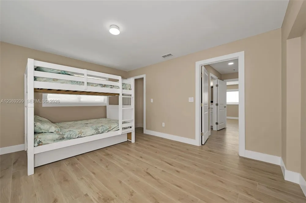 5885 Pine Tree Other City - In The State Of Florida, FL 33957