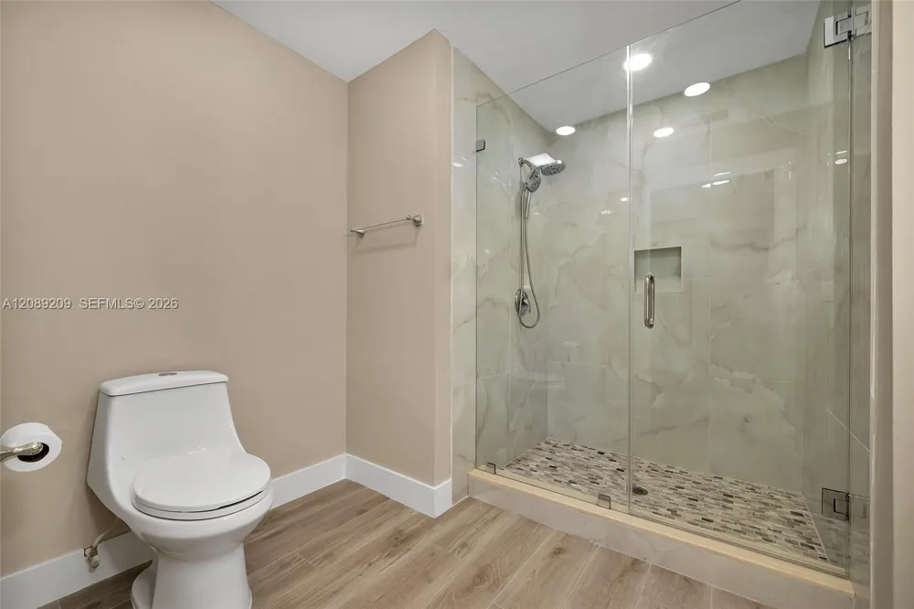 5885 Pine Tree Other City - In The State Of Florida, FL 33957