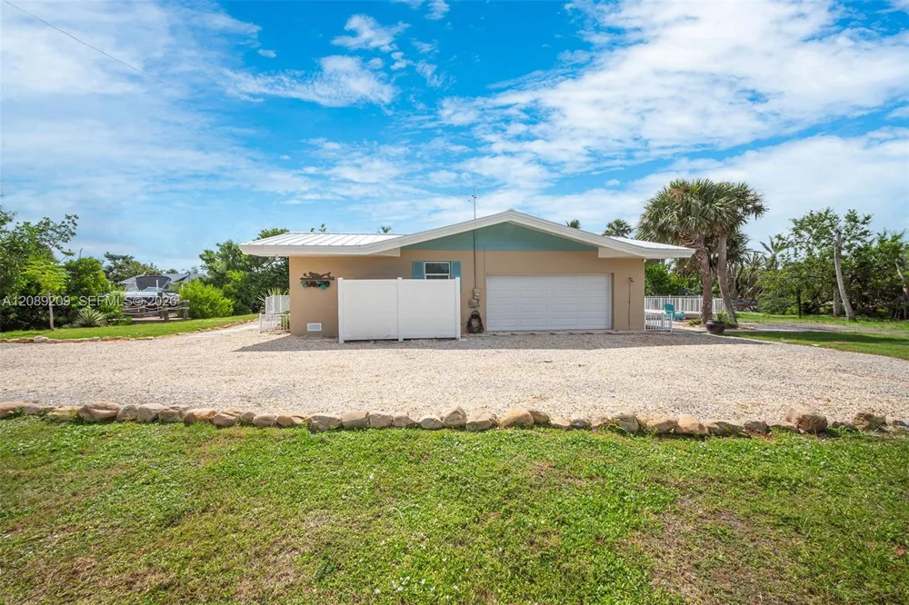 5885 Pine Tree Other City - In The State Of Florida, FL 33957