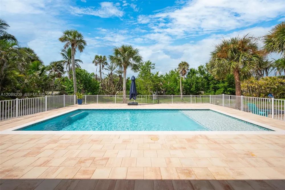 5885 Pine Tree Other City - In The State Of Florida, FL 33957