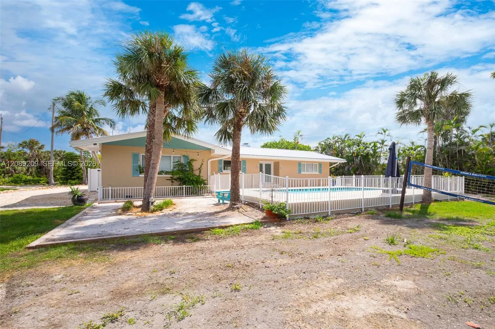 5885 Pine Tree Other City - In The State Of Florida, FL 33957