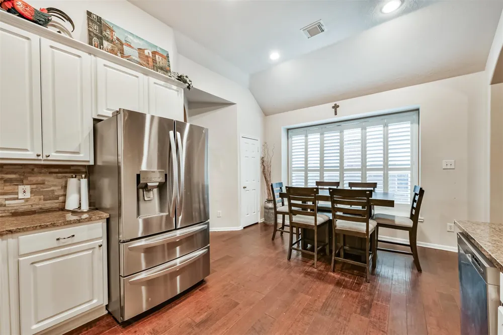 1122 Sussex Trail Pearland, TX 77584