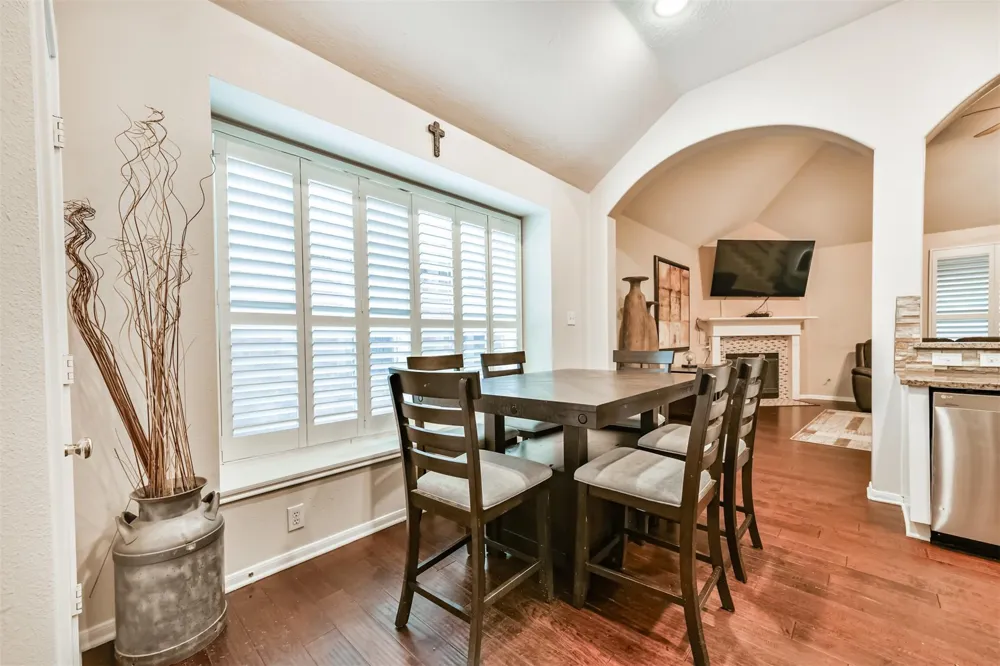 1122 Sussex Trail Pearland, TX 77584