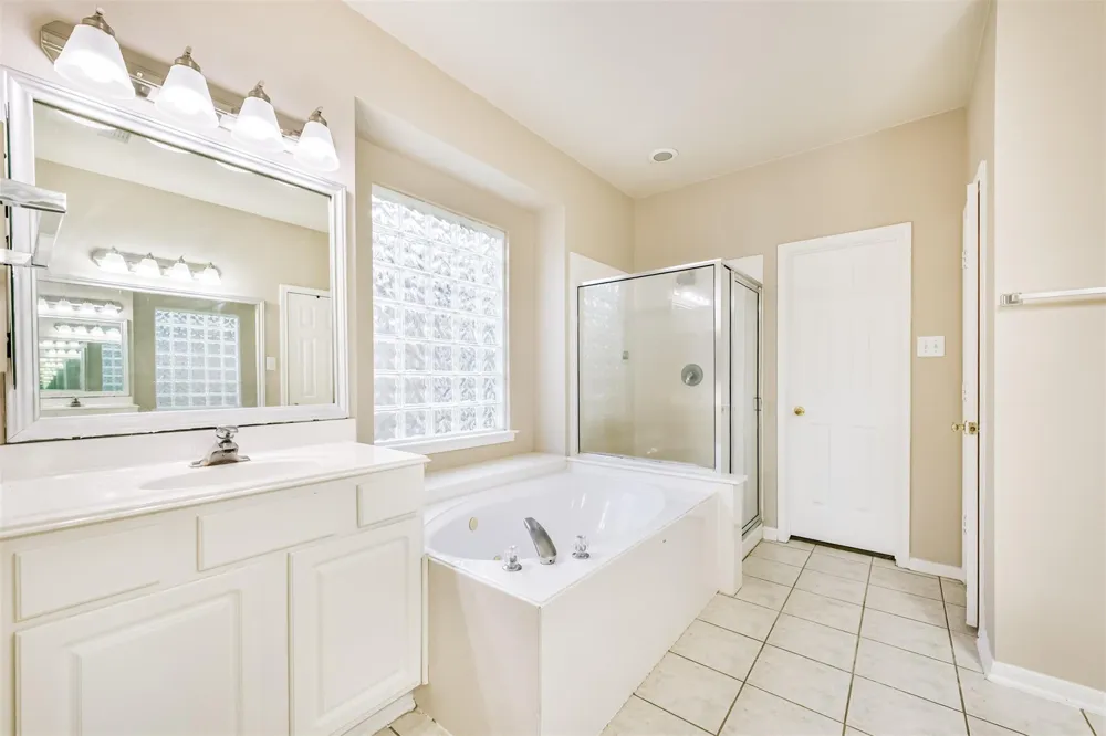 1122 Sussex Trail Pearland, TX 77584