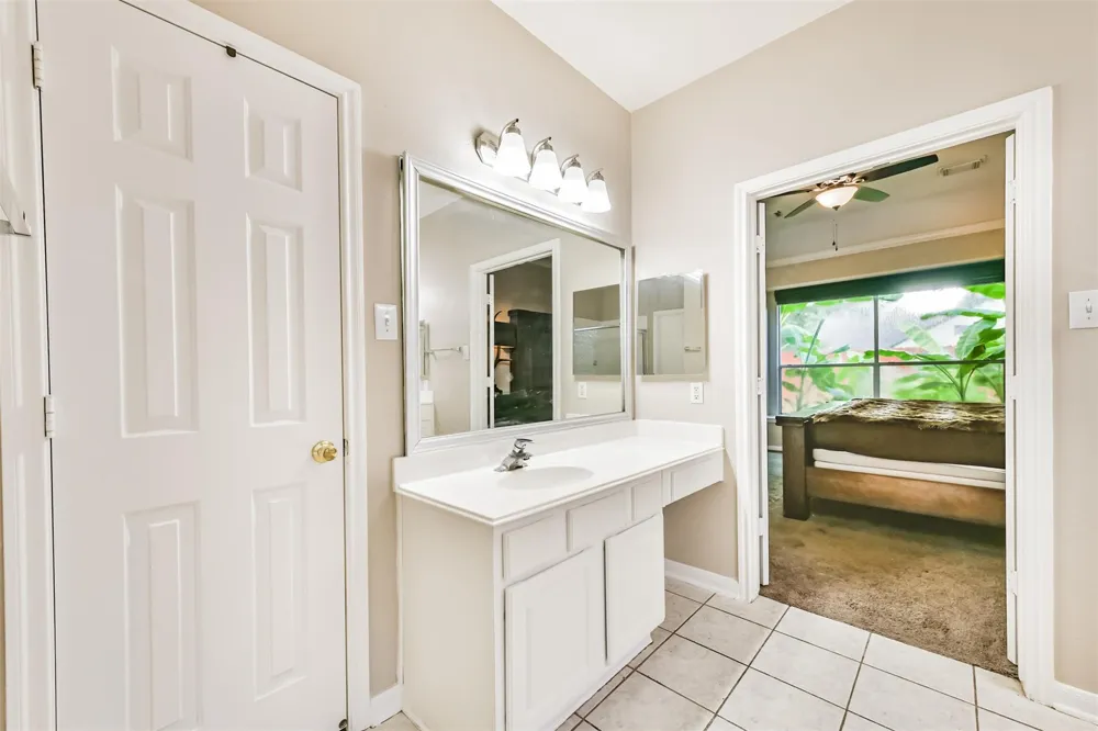 1122 Sussex Trail Pearland, TX 77584
