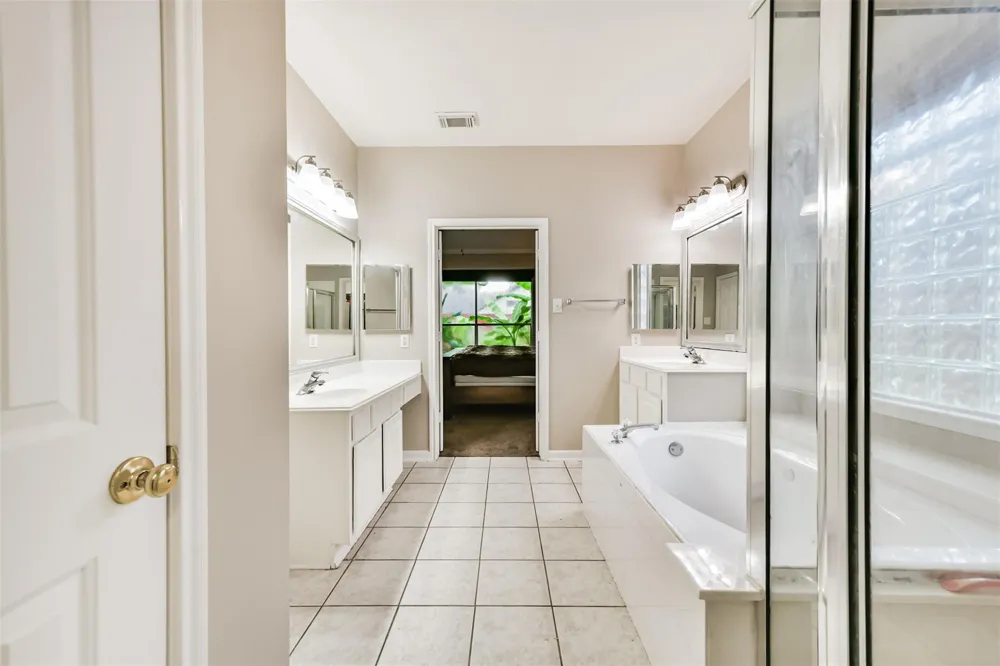 1122 Sussex Trail Pearland, TX 77584