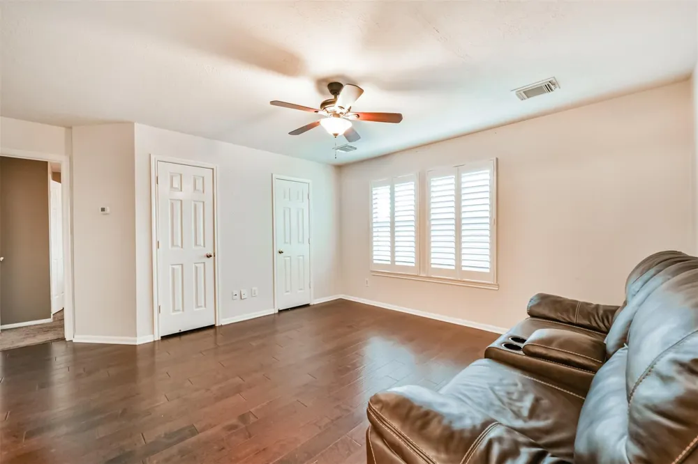 1122 Sussex Trail Pearland, TX 77584
